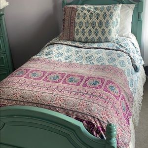 Twin Duvet Cover and Pillow Cases